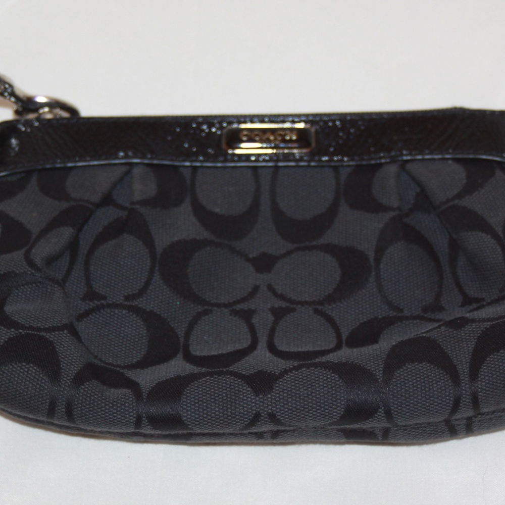 COACH Black Signature Wristlet GUC - Picture 2 of 4